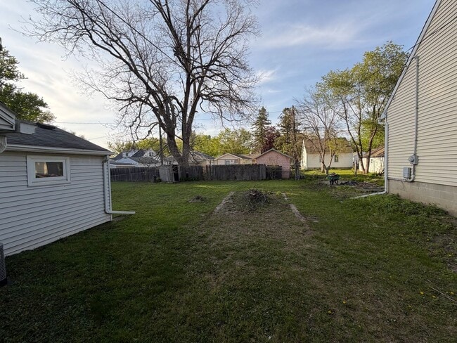 Building Photo - 1 Bedroom, 1 Bath House