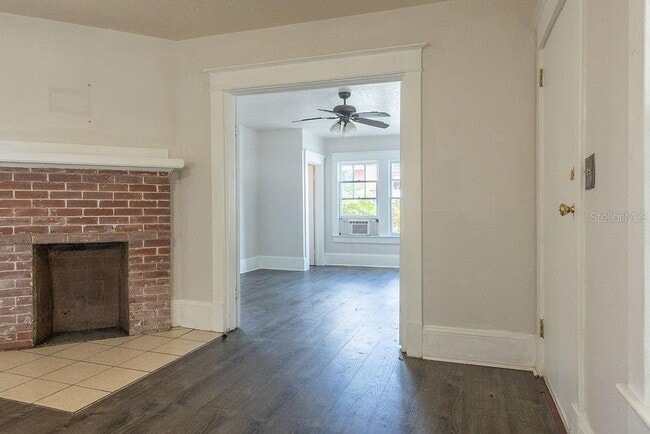 Building Photo - 118 S Garfield Ave