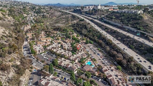 Building Photo - 2nd Floor 3 bed/2 bath Condo!