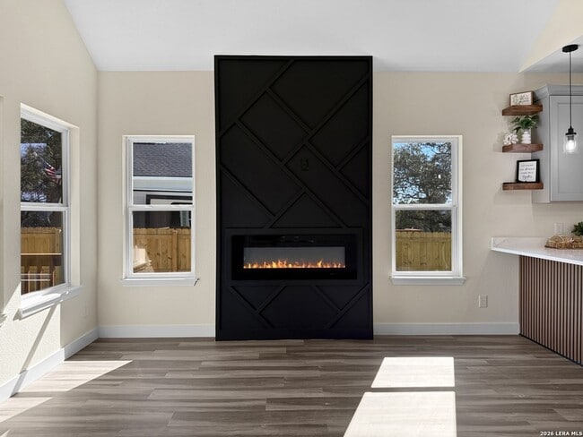 Building Photo - 656 Skyline Dr