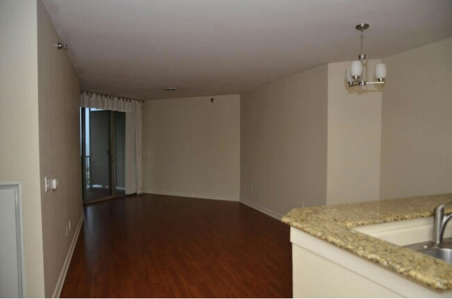 Building Photo - 4120 S Lake Dr