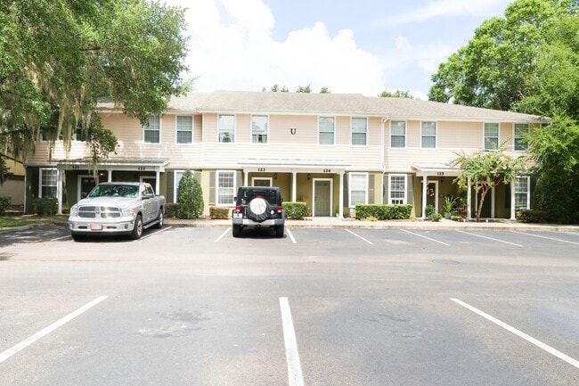 Building Photo - 2508 SW 35th Pl