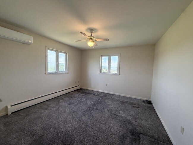 Building Photo - 90 Boyer Rd