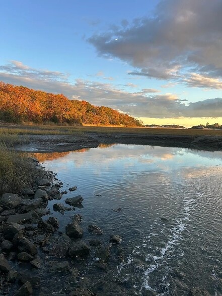 Building Photo - 123 Thimble Islands Rd