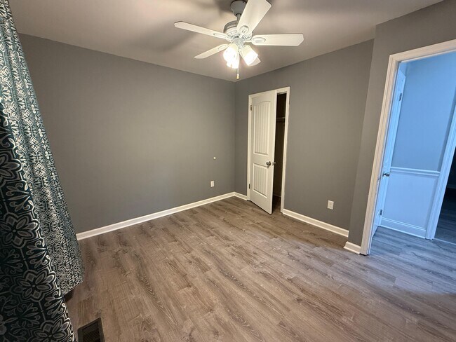 Building Photo - 8909 Quail Run Dr