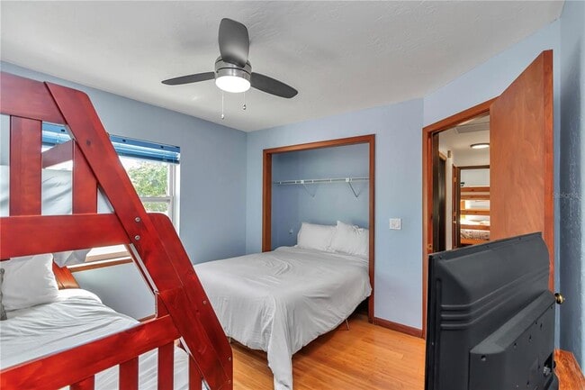 Building Photo - 1542 SE Pinwheel Dr