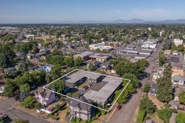 Building Photo - Comfortable 1 Bed, 1 Bath Second Floor Apartment Near Downtown Albany!