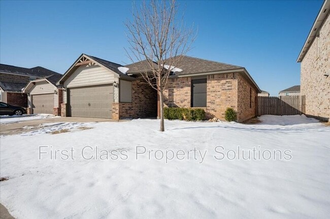 Building Photo - 1708 Burgundy Dr