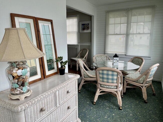 Building Photo - Avalon Bayside Condo - Sleeps 8 - Winter Rental Only