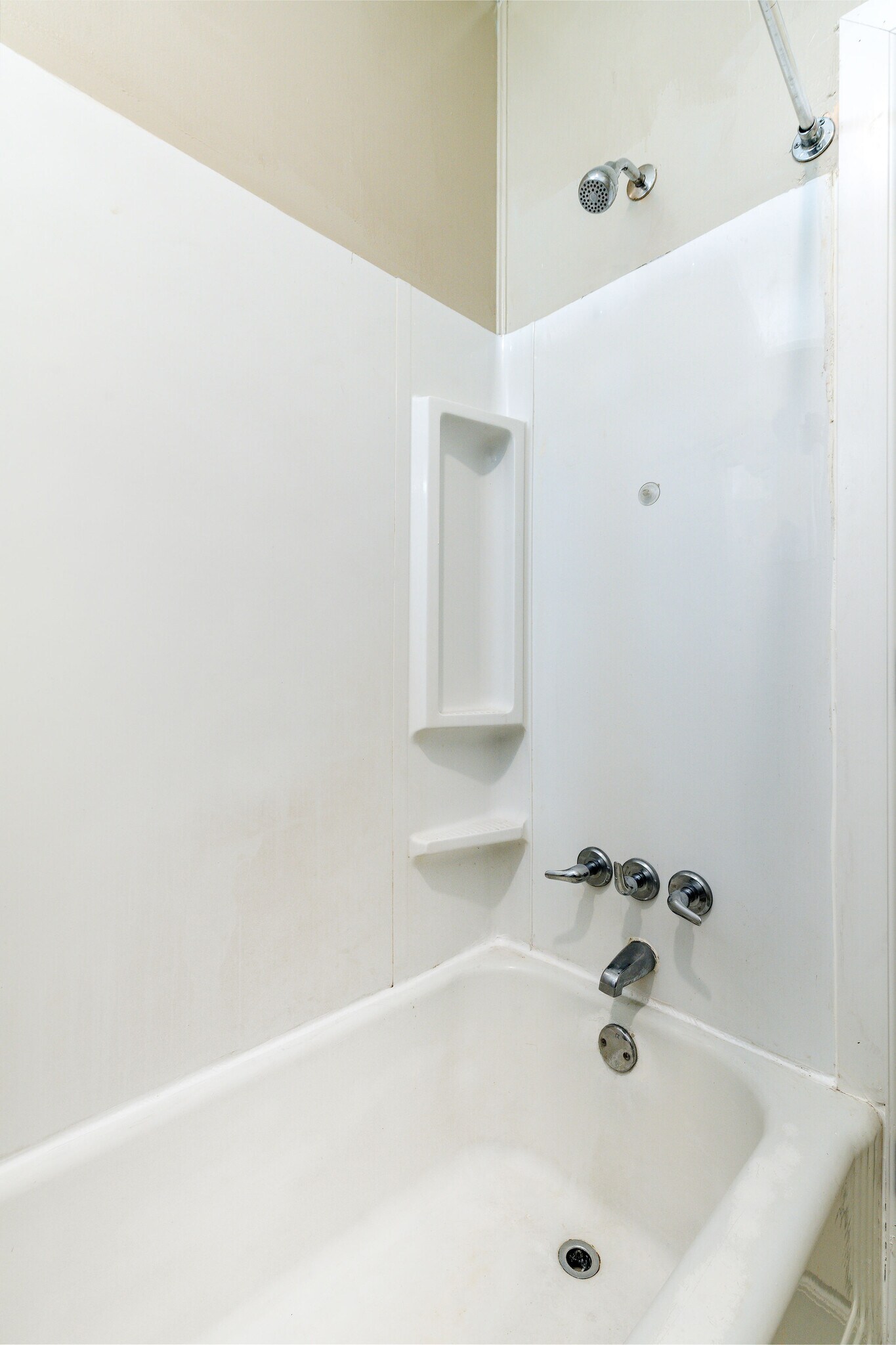 Building Photo - 3864 W Girard Ave