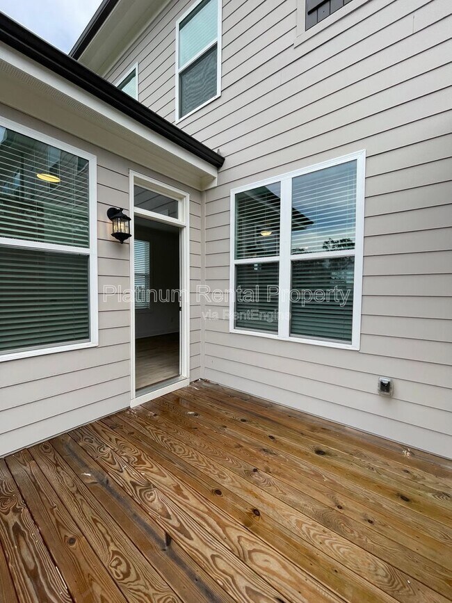 Building Photo - 5221 Riden Ct