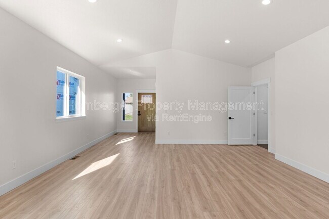 Building Photo - 222 N Sargent Rd