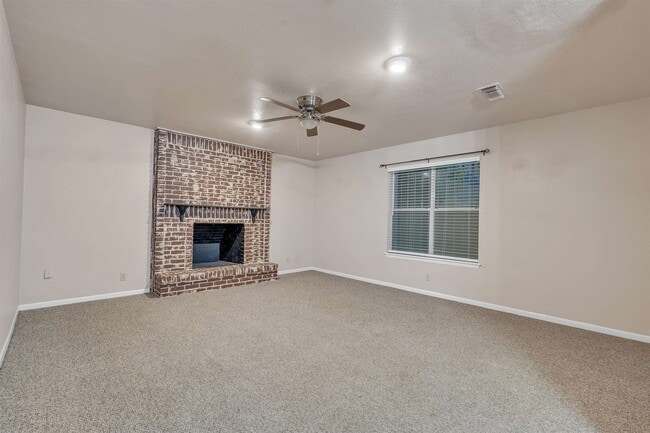 Building Photo - 901 Eden Ln