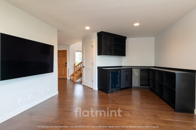 Building Photo - 4444 29th Ave W