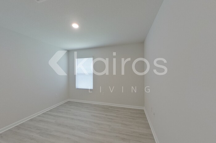 Building Photo - 4648 Malay Cir