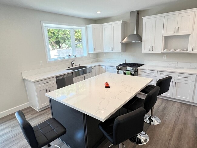 Building Photo - Remodeled North Tustin 4 Bed 3 Bath Ranch Home with Solar!