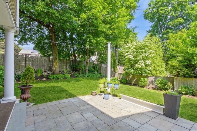 Building Photo - 37 Philbrick Rd