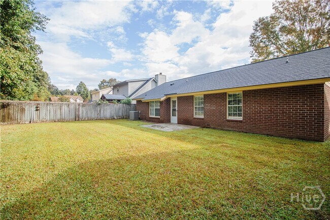 Building Photo - 148 Country Walk Cir