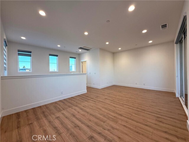 Building Photo - 273 Novel