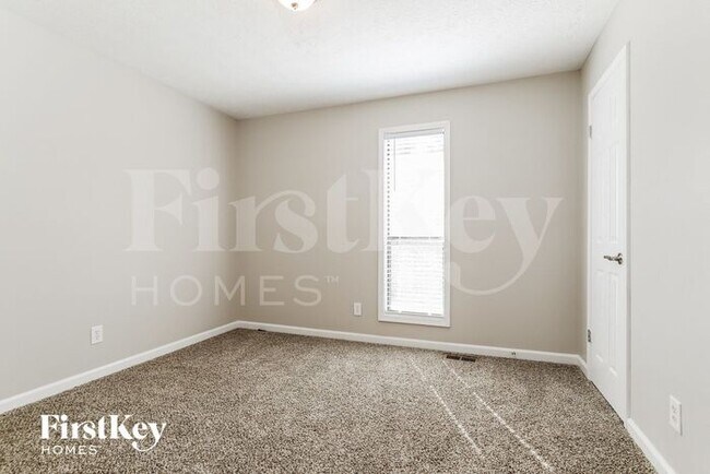Building Photo - 334 McKees Rock Ln