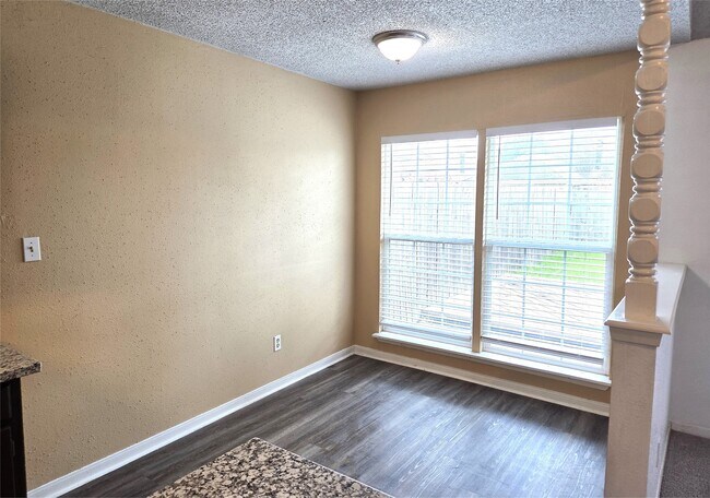Building Photo - 13427 Juniper Point Dr