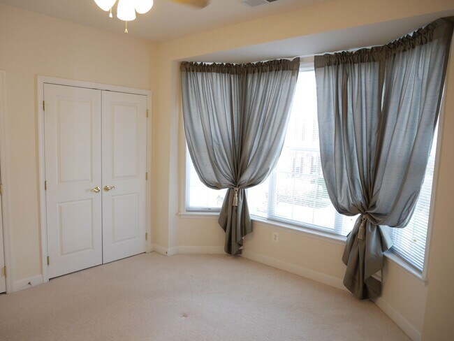 Building Photo - 1513 Feral Dae Ln