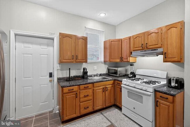 Building Photo - 1119 Montello Ave NE