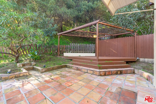 Building Photo - 3705 Fredonia Dr