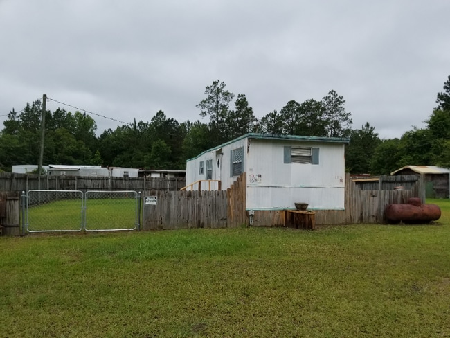 Building Photo - 41 Thicket Rd