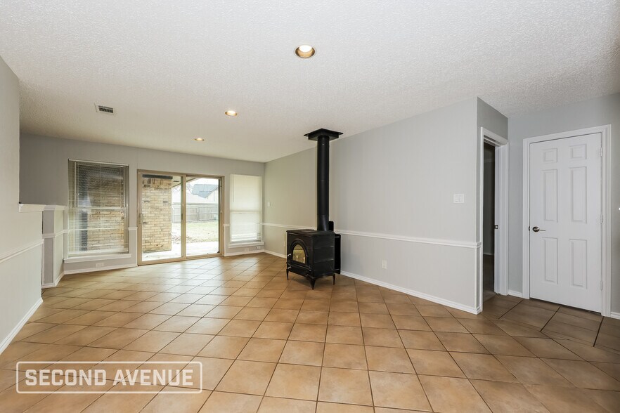 Building Photo - 5405 Valparaiso Trail