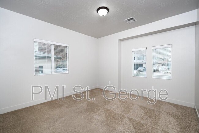 Building Photo - 3731 E Shooting Star Ln