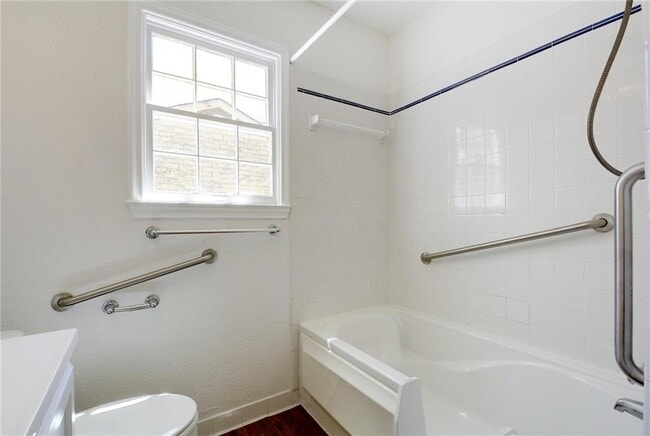 Building Photo - 1602 Mohle Dr