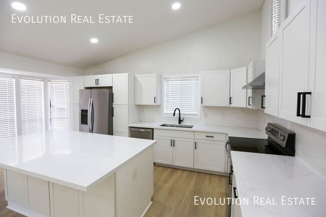Building Photo - 6443 E Sandra Terrace