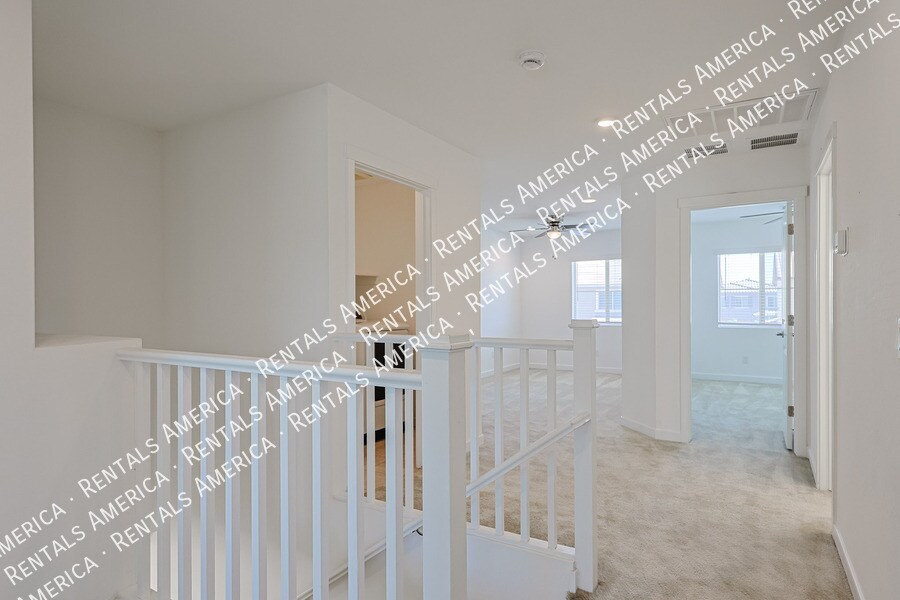 Building Photo - 6038 W Hartford Ct