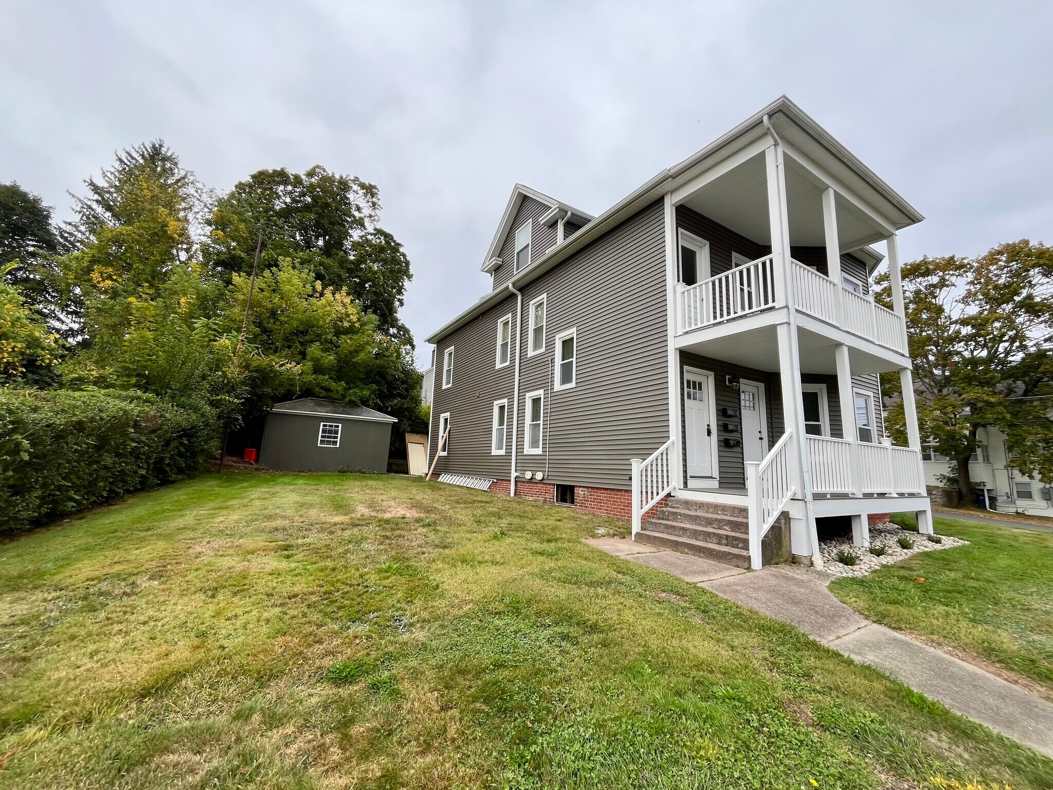 Building Photo - 86 Grove St