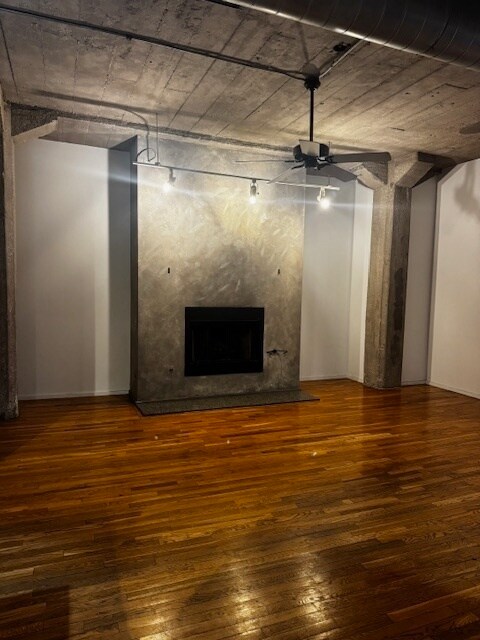 Building Photo - 110 N Peoria St