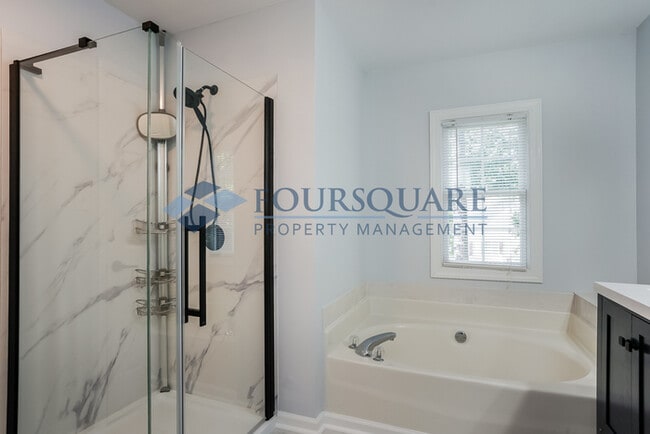 Building Photo - Spacious 3-Bed, 2.5-Bath Single Family Hom...
