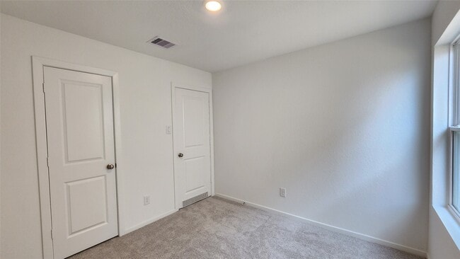 Building Photo - 16723 Old Wagon Wy