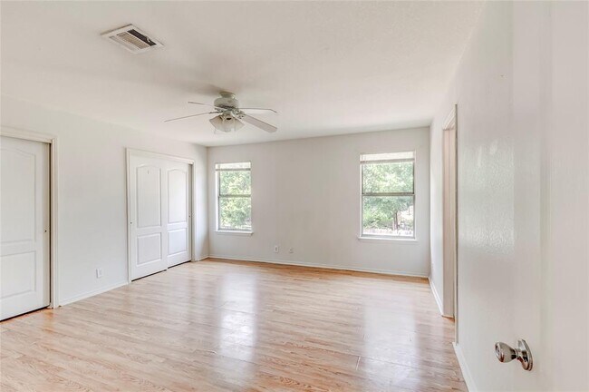 Building Photo - 191 Beech Dr