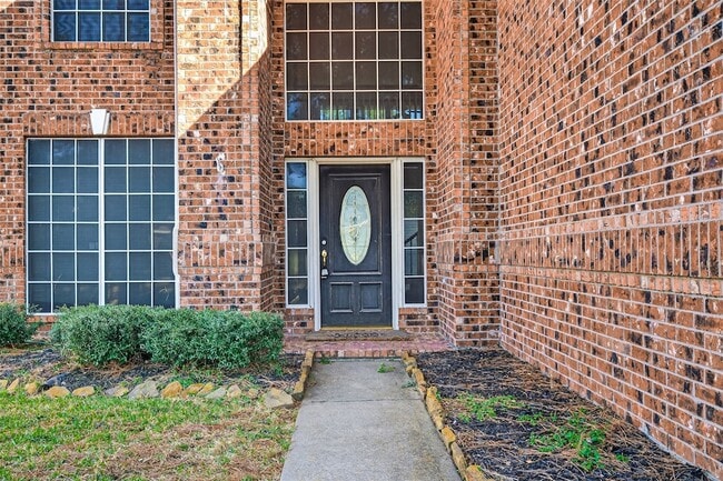 Building Photo - 23730 River Pl Dr