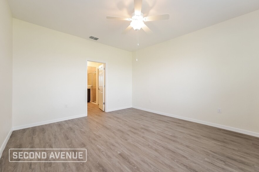 Building Photo - 1411 NW 9th Ave