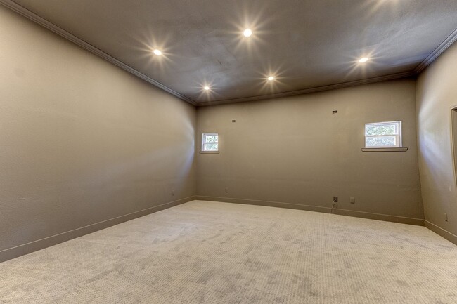 Building Photo - 6749 Fortune Rd