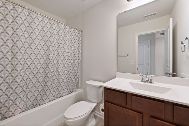 Building Photo - Available Early August! 4 Bed, 3.5 Ba in W...