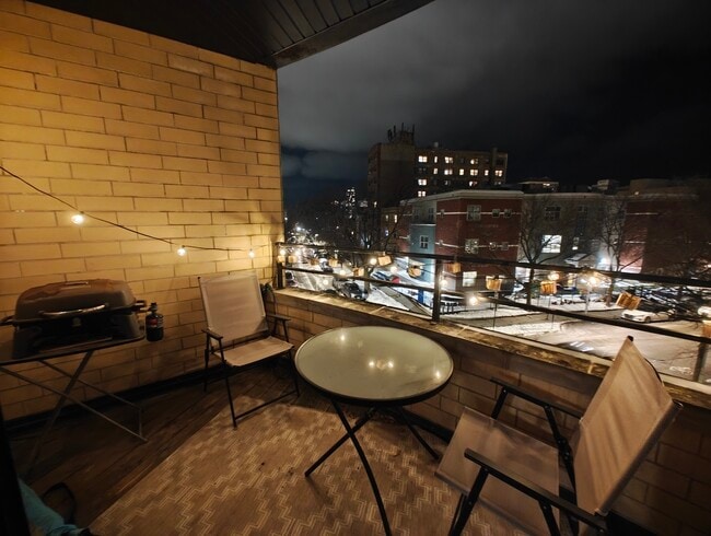 Building Photo - 4662 N Winthrop Ave