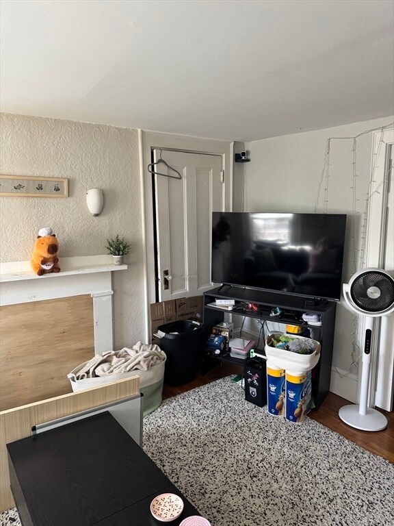 Building Photo - 44 Melrose St