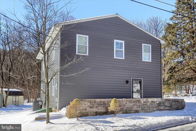 Building Photo - 1365 Roundtop Rd