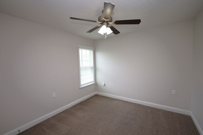Building Photo - 3217 Kelsee Cir