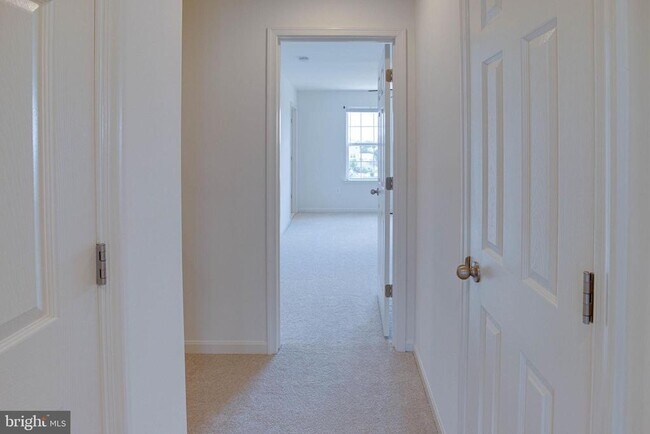 Building Photo - 25636 Pleasant Valley Rd