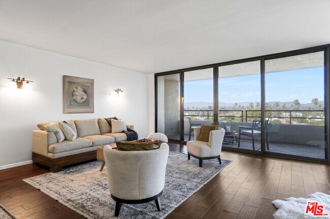 Building Photo - 4316 Marina City Dr