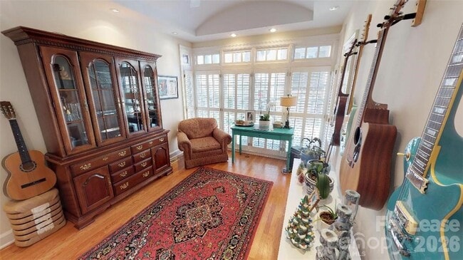 Building Photo - 1141 Dilworth Crescent Row